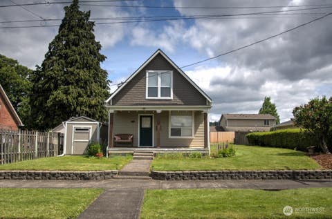 Photo of 664 NW New York Avenue, Chehalis, WA 98532 (MLS # 2563858)