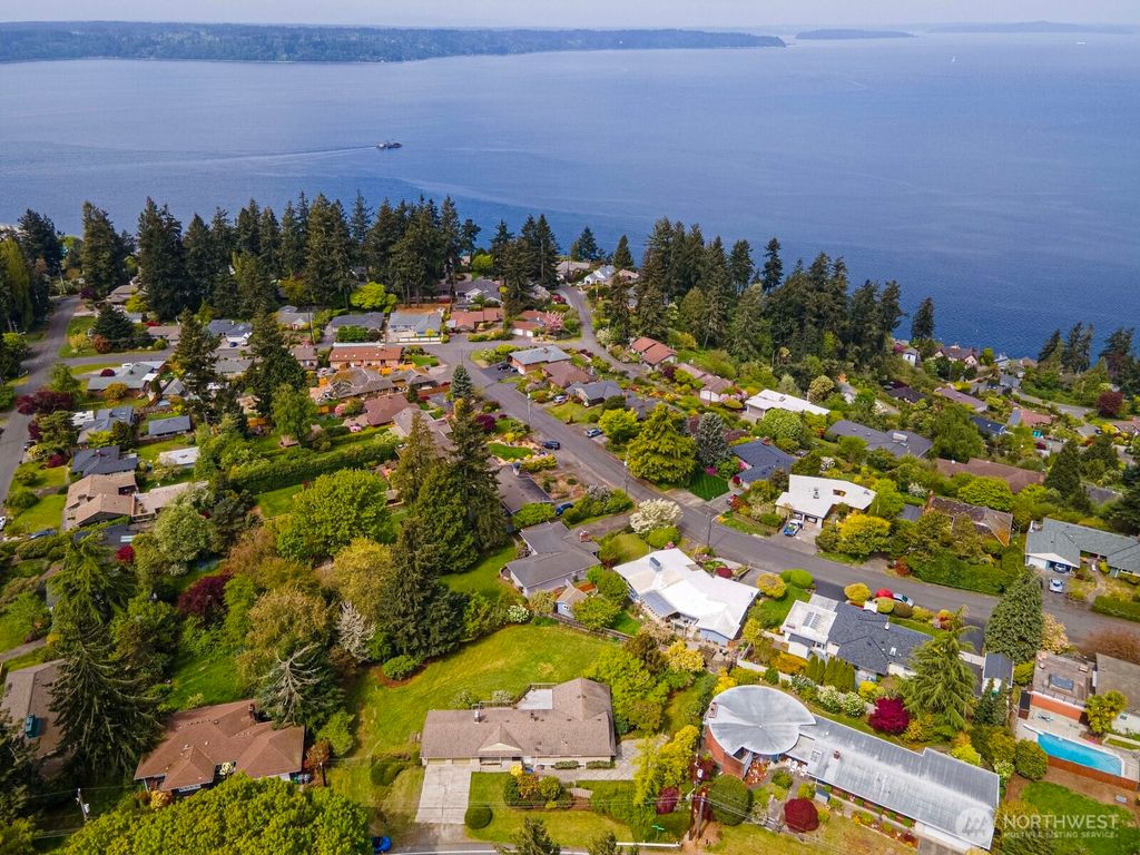 Photo of 16765 28th Avenue SW, Burien, WA 98166 (MLS # 2363803)