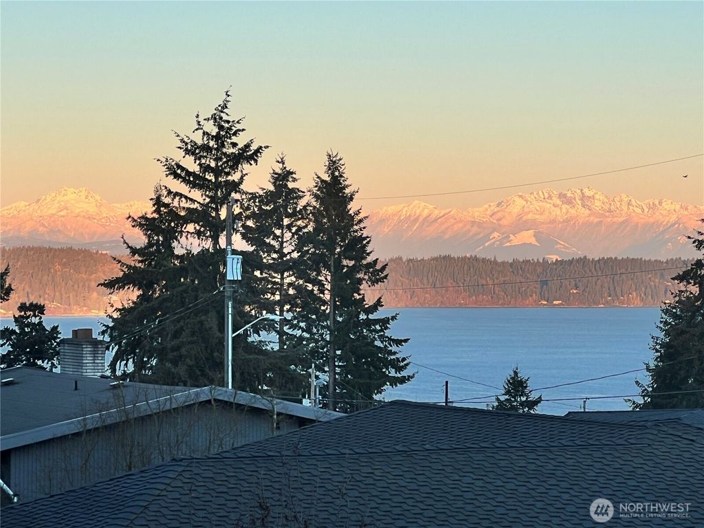 Photo of 16765 28th Avenue SW, Burien, WA 98166 (MLS # 2363803)