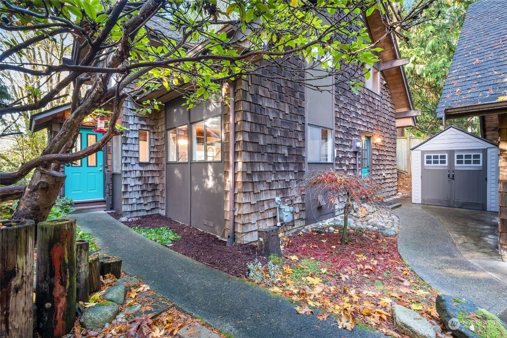 Photo of 7313 216th Avenue NE, Redmond, WA 98053 (MLS # 2177709)