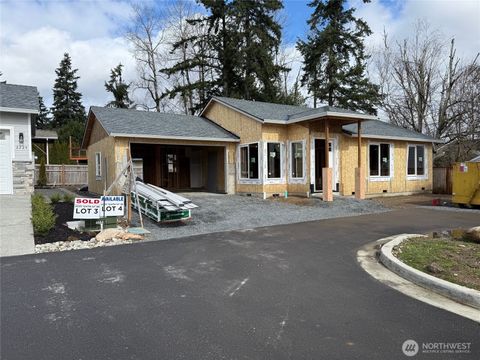 Photo of 2227 124th Street SE, Everett, WA 98208 (MLS # 2472174)
