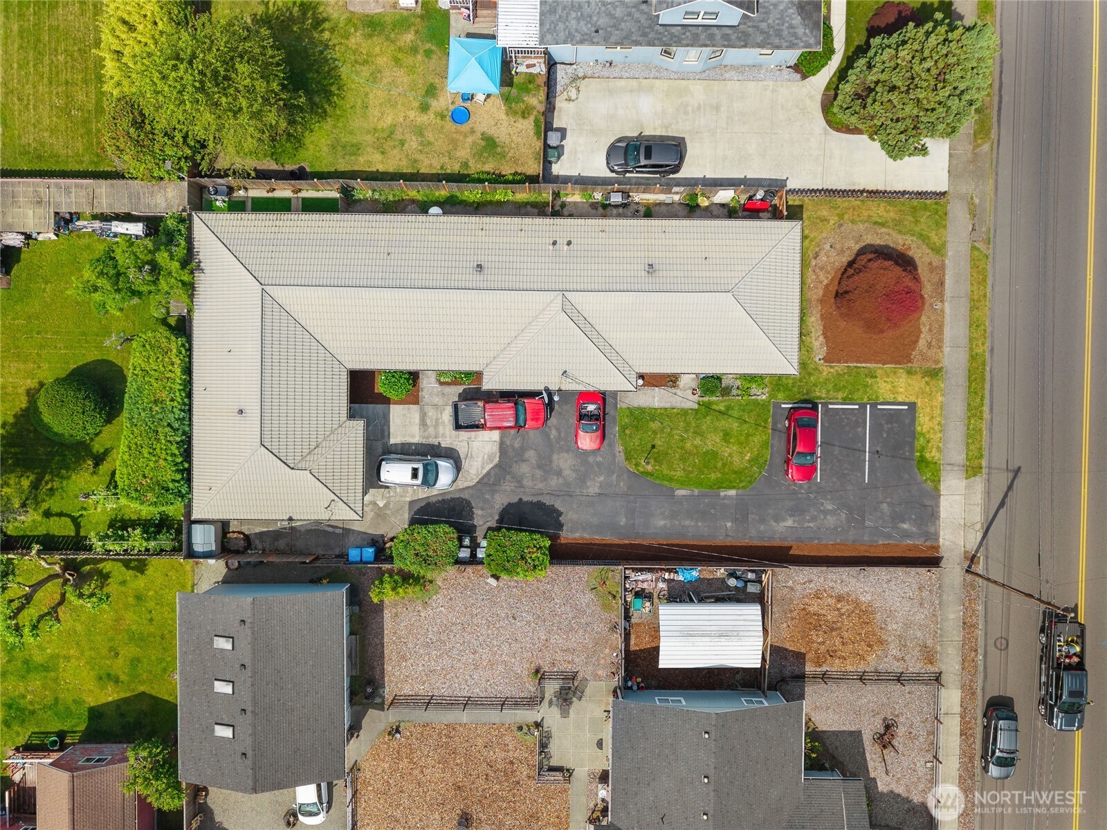 1010 W Pioneer