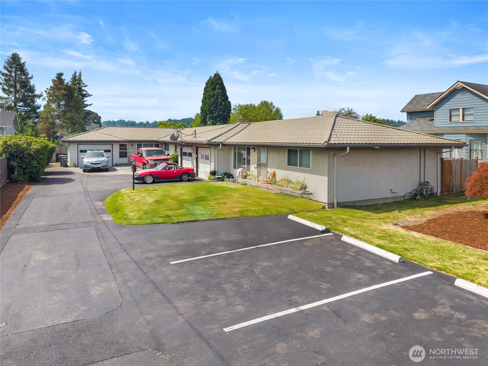 1010 W Pioneer