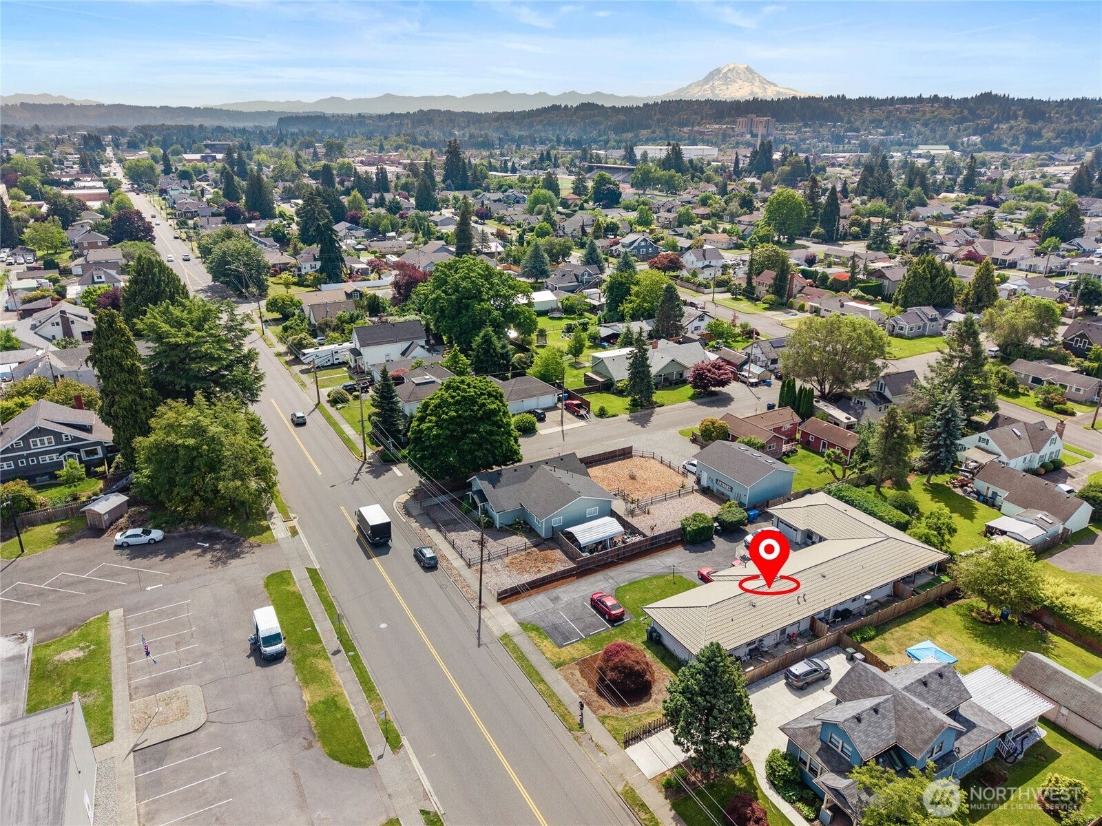 1010 W Pioneer