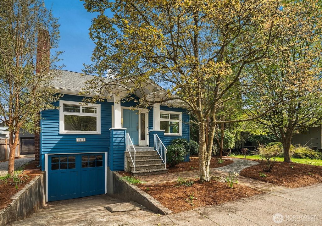 Photo of 6216 33rd Avenue NE, Seattle, WA 98115 (MLS # 2508948)