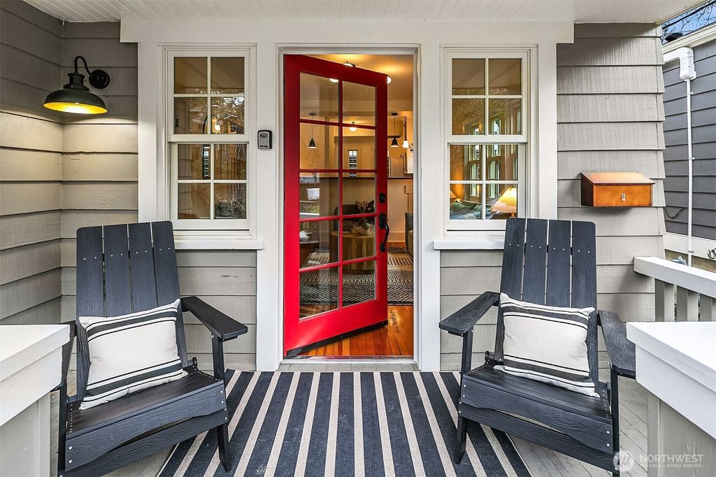 Photo of 2572 3rd Avenue W, Seattle, WA 98119 (MLS # 2467320)