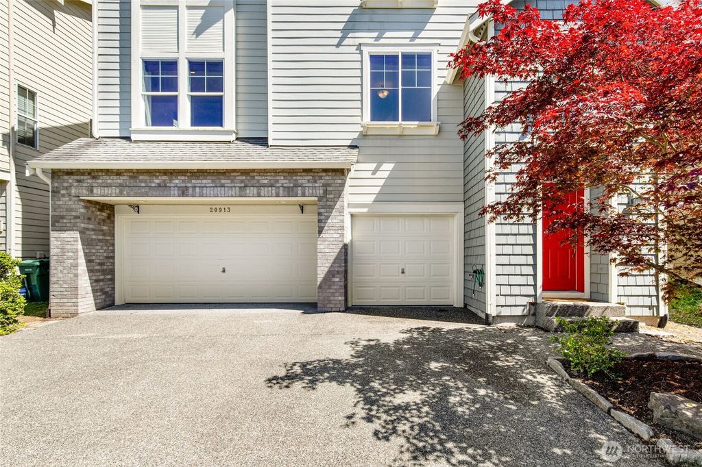 Photo of 20913 13th Avenue W, Lynnwood, WA 98036 (MLS # 2371833)