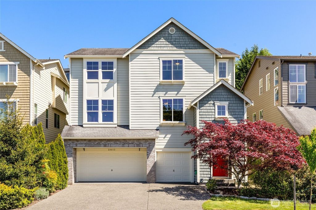 Photo of 20913 13th Avenue W, Lynnwood, WA 98036 (MLS # 2371833)