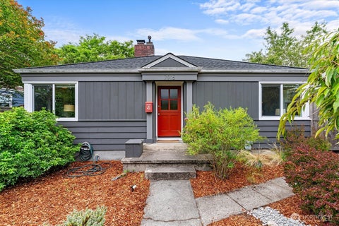 Photo of 7915 34th Avenue SW, Seattle, WA 98126 (MLS # 2583300)