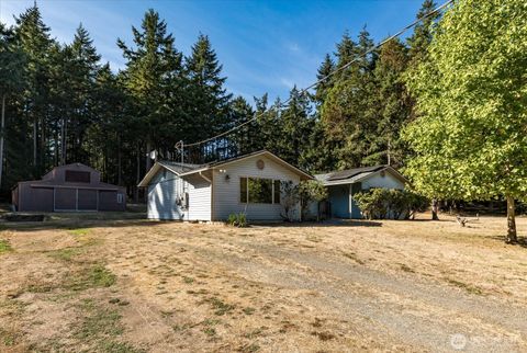 Photo of 1085 Harrison Street, Oak Harbor, WA 98277 (MLS # 2428260)