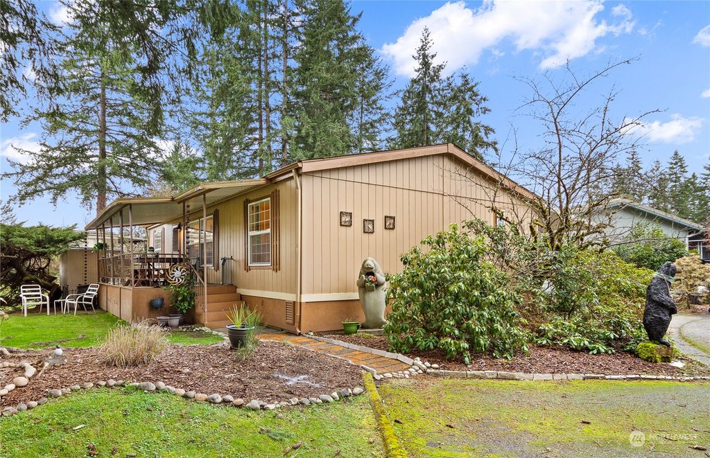 Photo of 18425 NE 95th Street #198, Redmond, WA 98052 (MLS # 2190548)