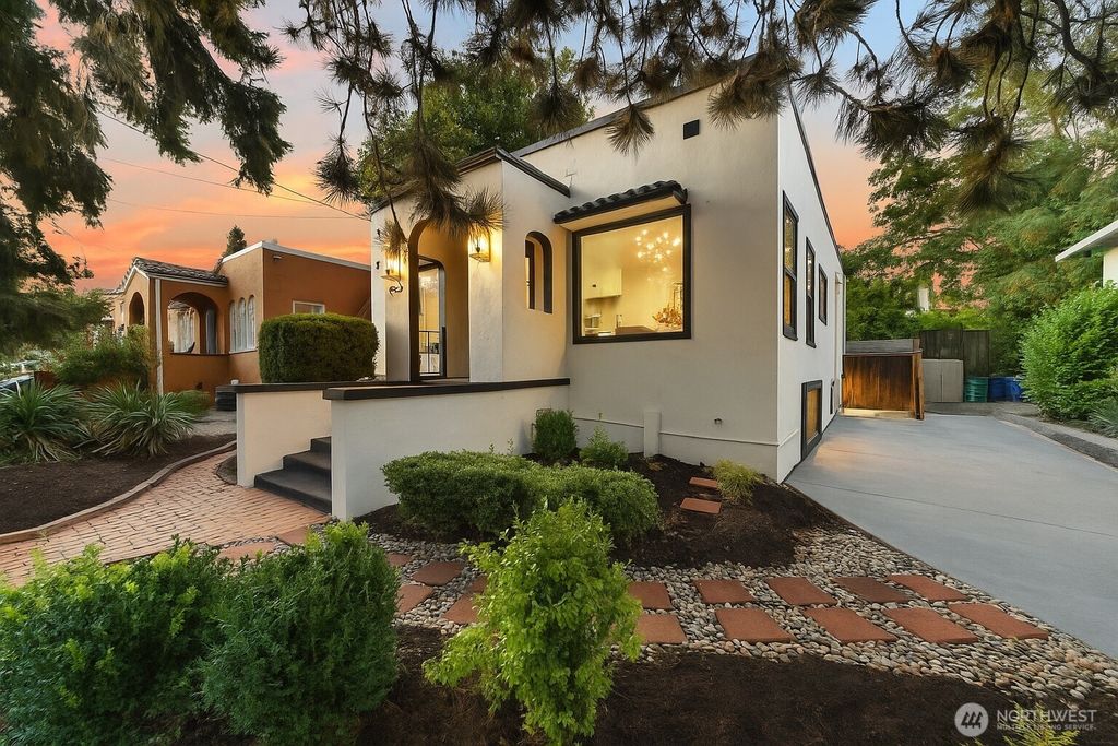 Photo of 1128 N 77th Street, Seattle, WA 98103 (MLS # 2438633)