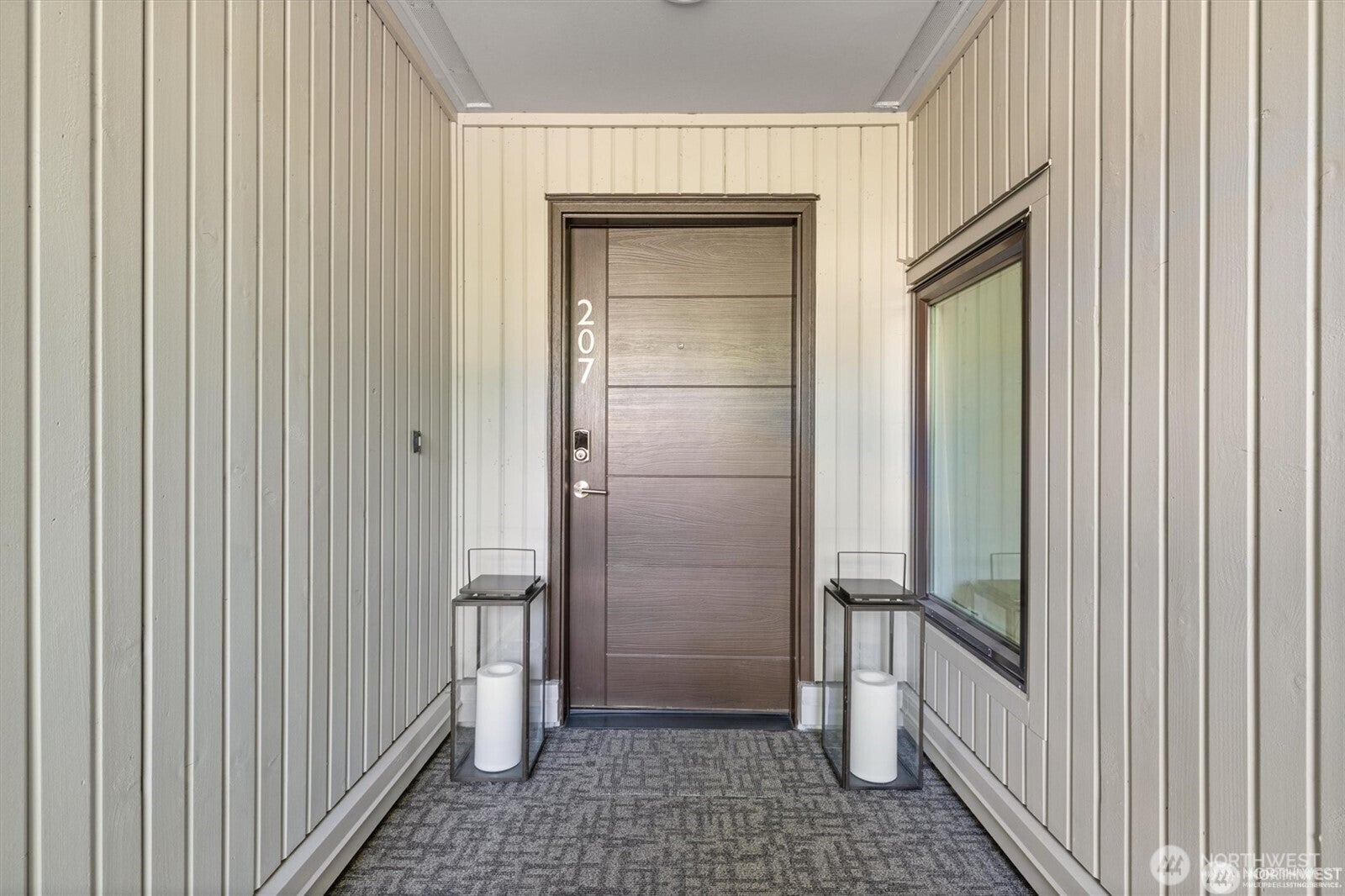 827 Lake Street S 207