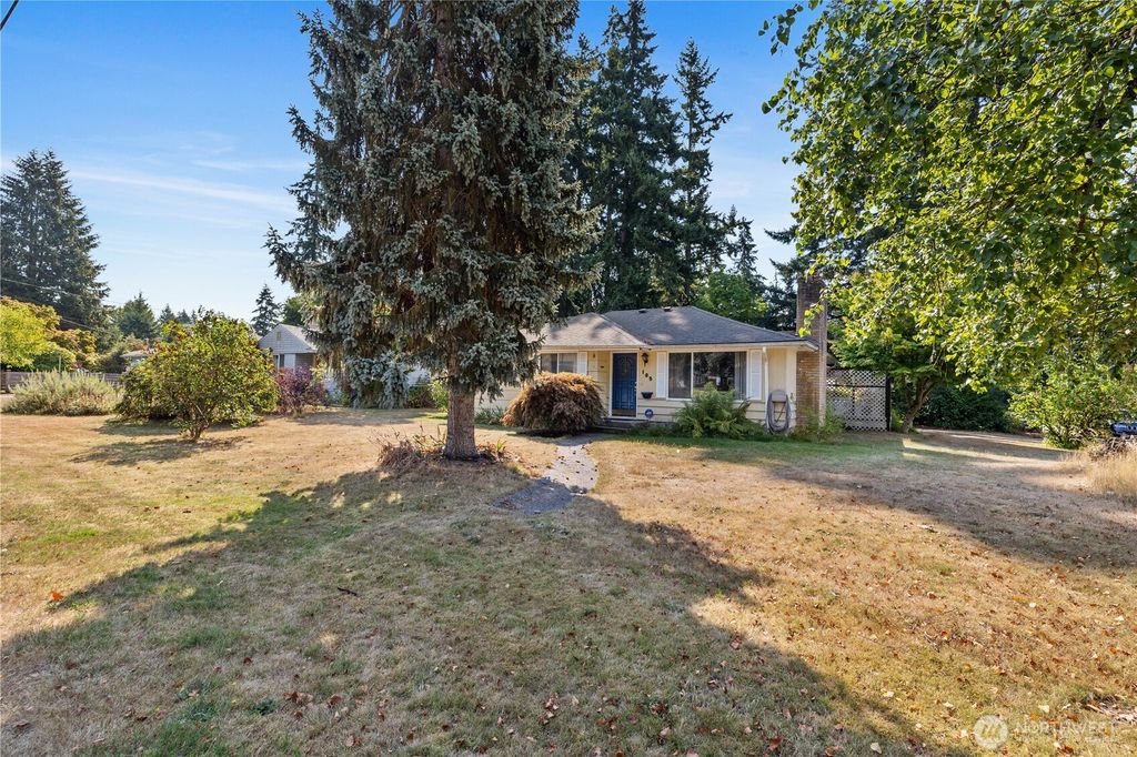 Photo of 105 NE 180th Street St, Shoreline, WA 98155 (MLS # 2424977)