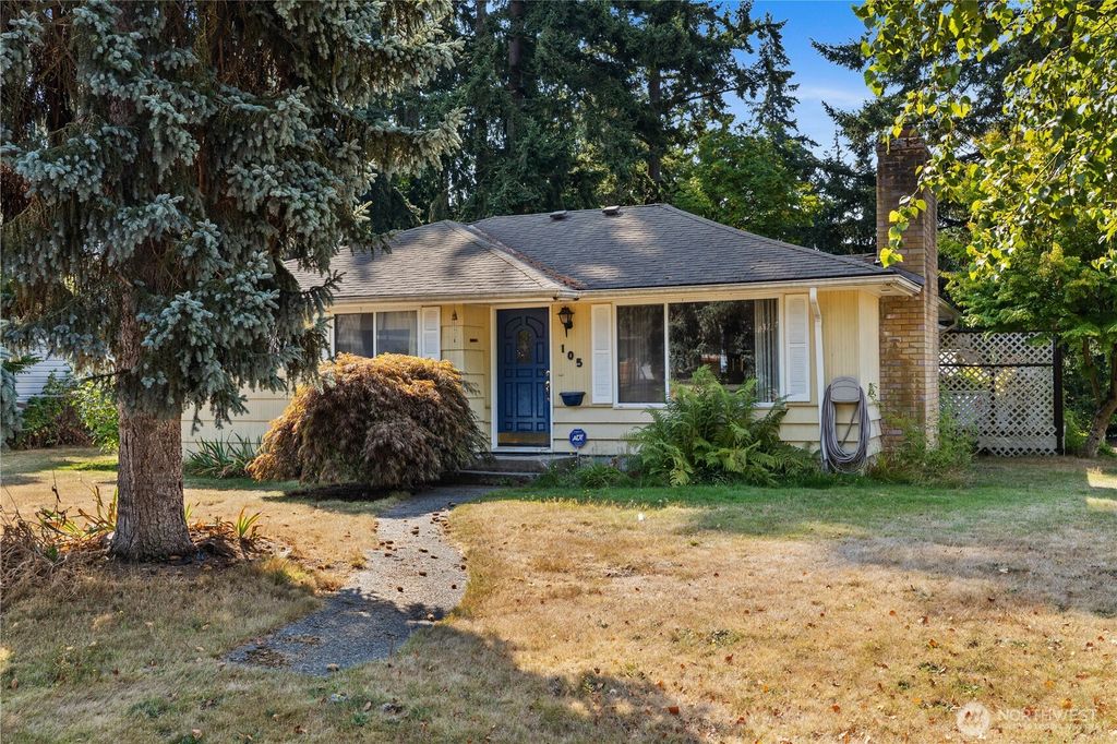 Photo of 105 NE 180th Street St, Shoreline, WA 98155 (MLS # 2424977)