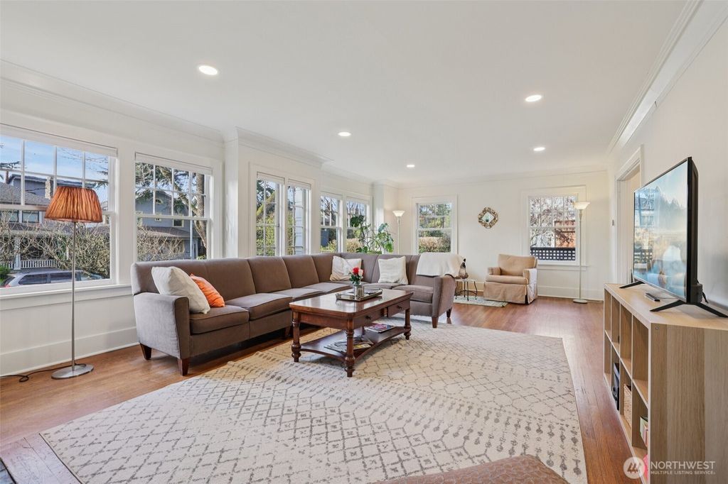 Photo of 5230 16th Avenue NE, Seattle, WA 98105 (MLS # 2493978)