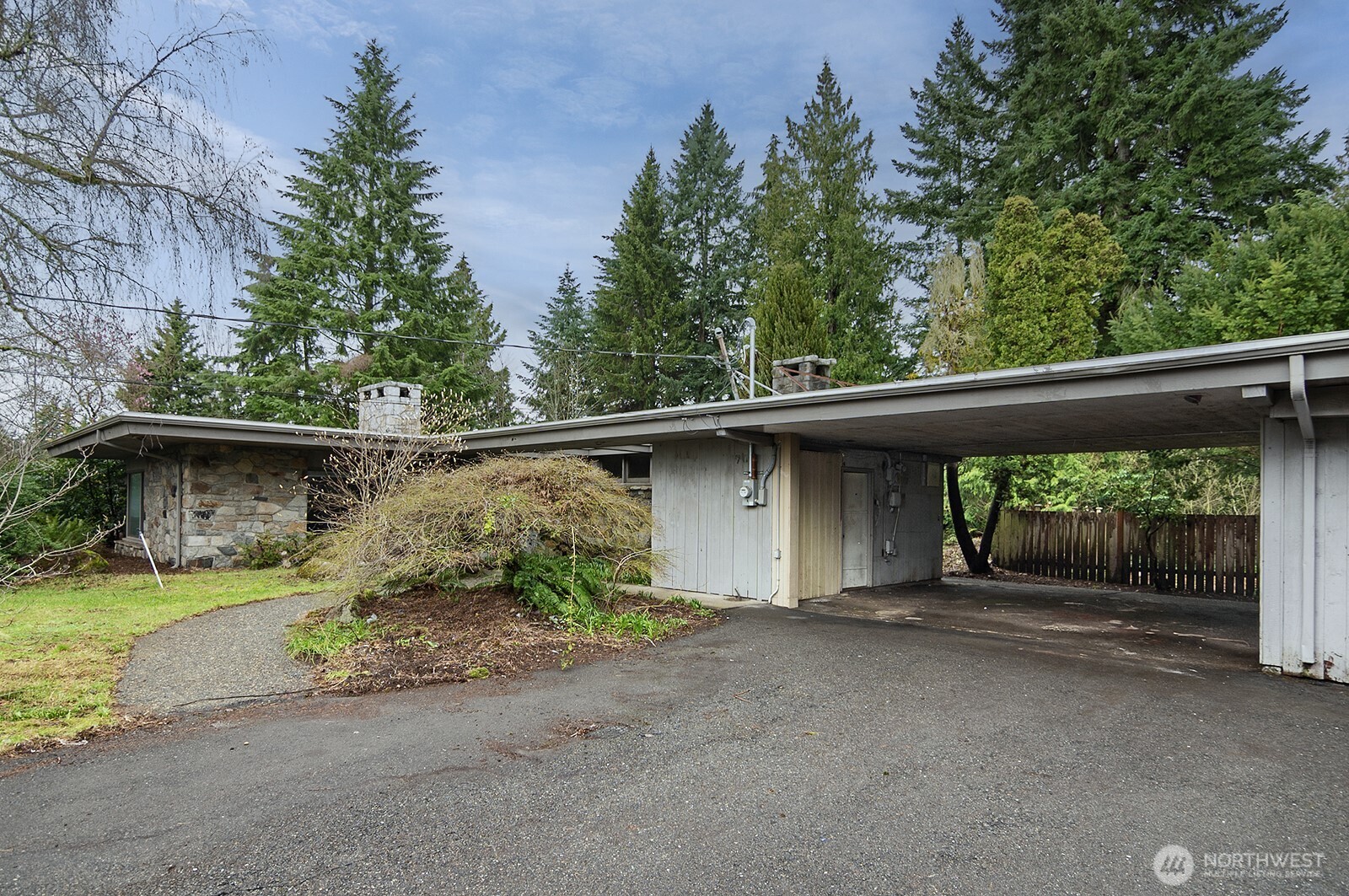 700 Reiten Road