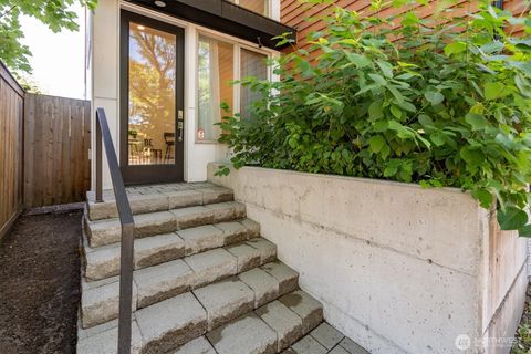 Photo of 551 28th Avenue, Seattle, WA 98122 (MLS # 2482777)