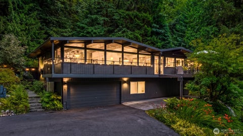 Photo of 20200 37th Avenue NE, Lake Forest Park, WA 98155 (MLS # 2586117)