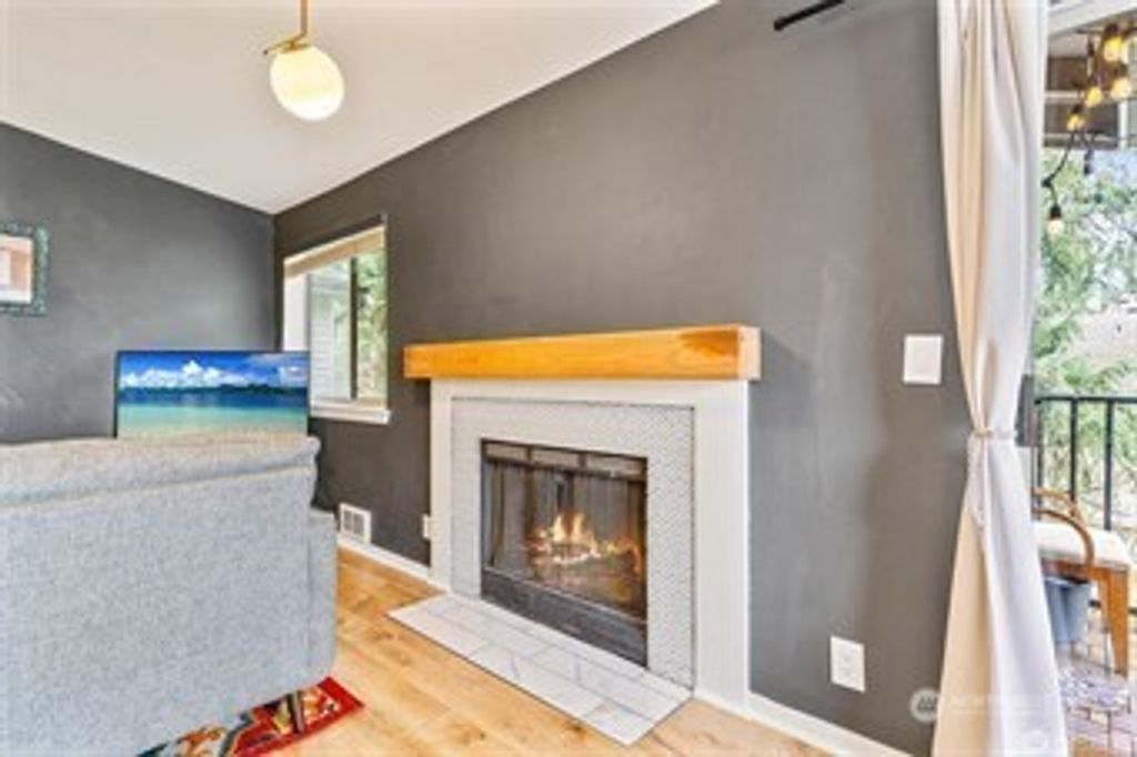 listing image 9364632196237102238