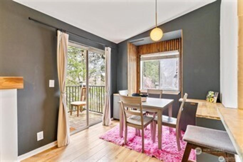 listing image 9367513723339803376