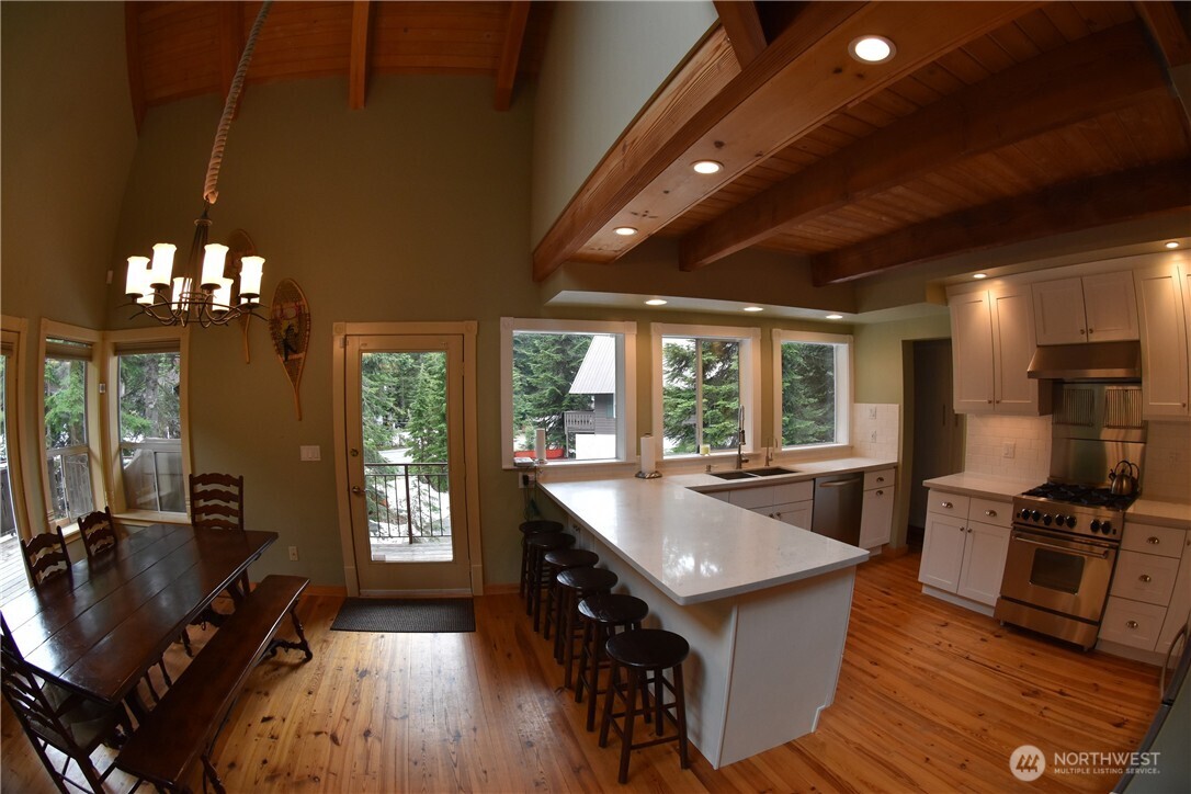 11 Alpental Strasse