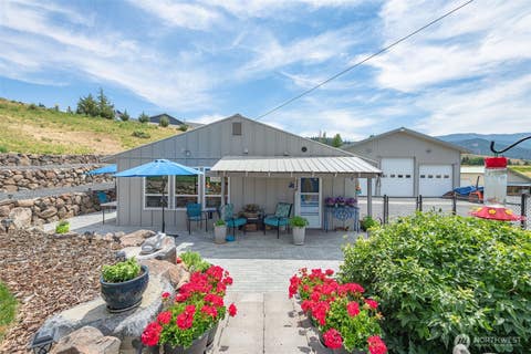 Photo of 749 Wheeler Hill Road, Wenatchee, WA 98801 (MLS # 2551047)