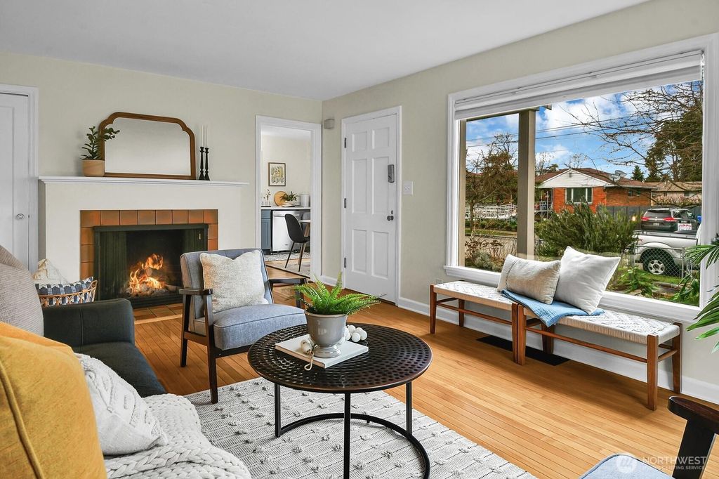 Photo of 4221 S Willow Street S, Seattle, WA 98118 (MLS # 2484068)