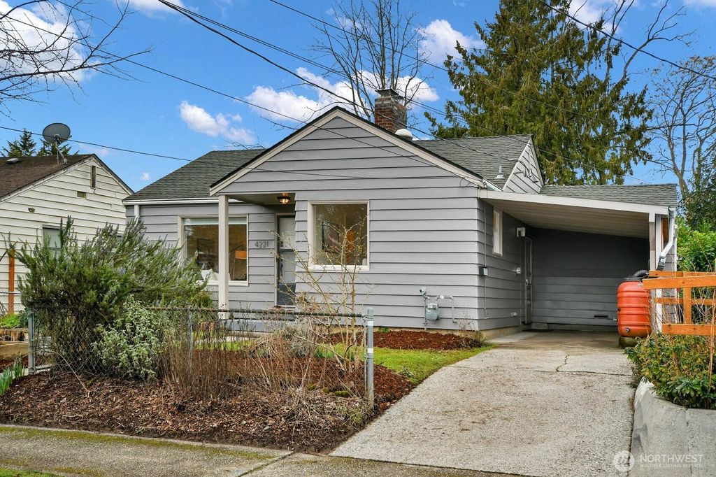 Photo of 4221 S Willow Street S, Seattle, WA 98118 (MLS # 2484068)