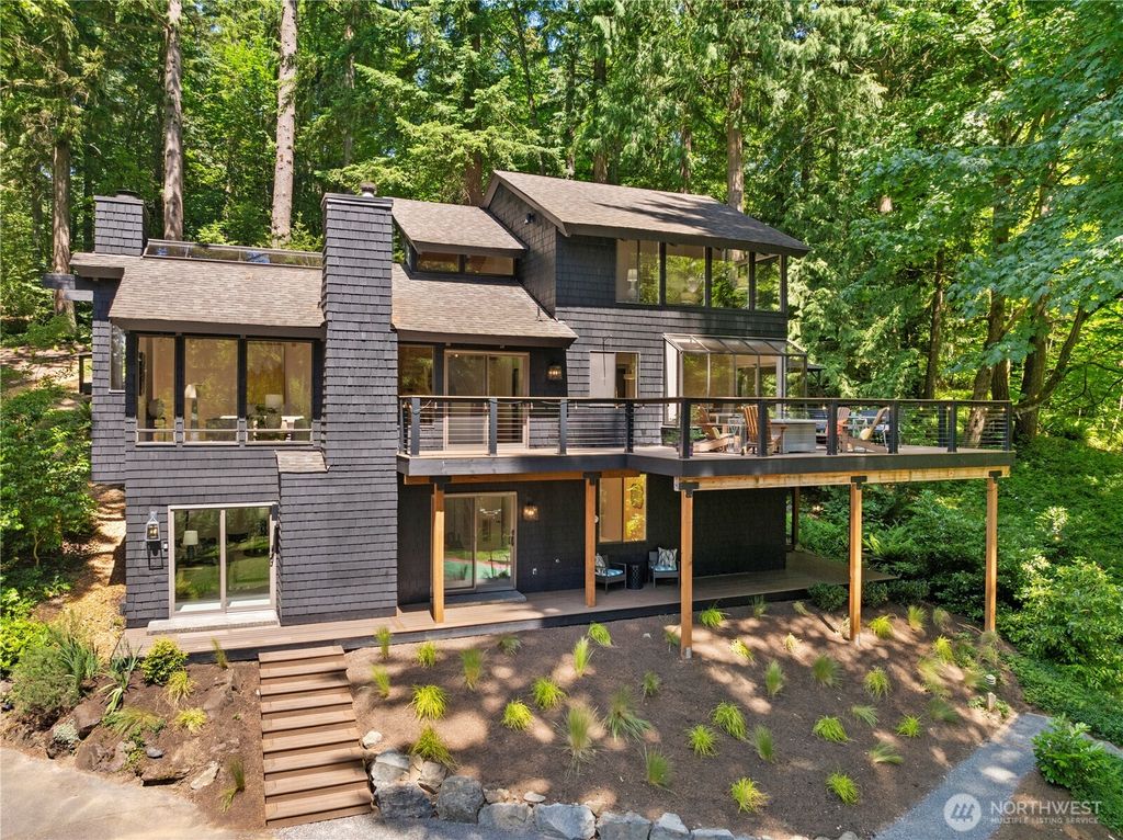 Photo of 15316 164th Avenue NE, Woodinville, WA 98077 (MLS # 2420270)