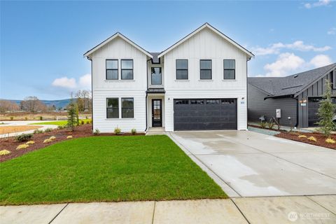 Photo of 613 Legacy Way, Sedro Woolley, WA 98284 (MLS # 2467535)
