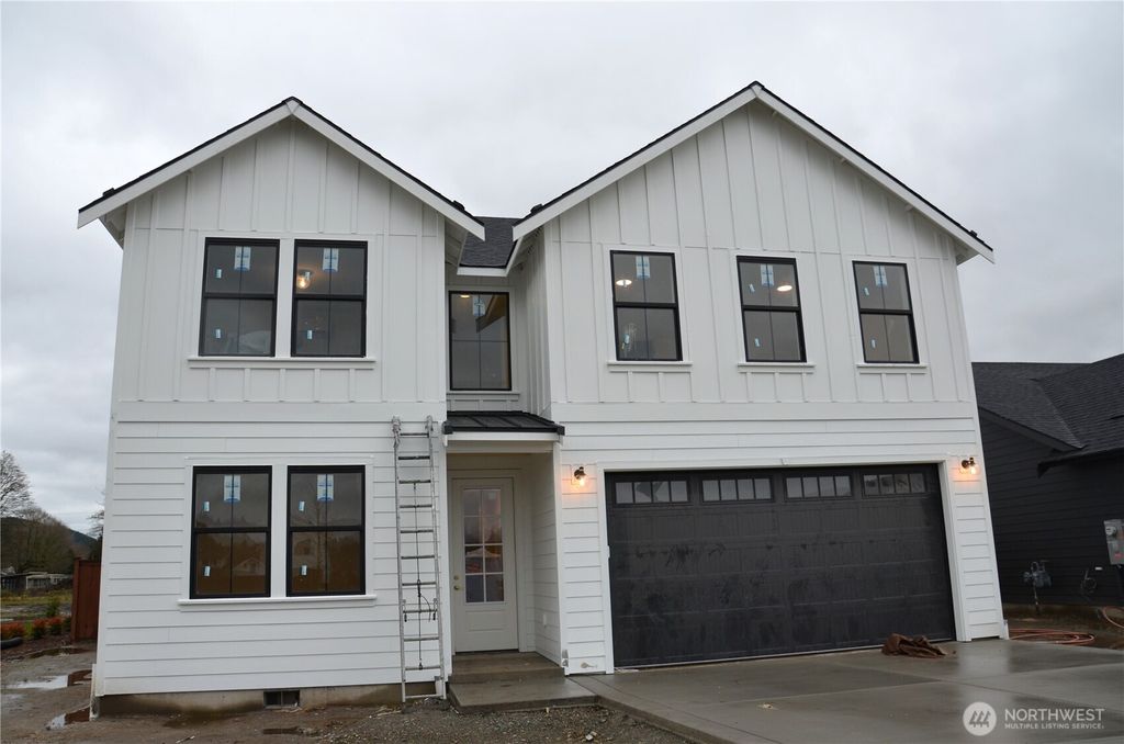 Photo of 613 Legacy Way, Sedro Woolley, WA 98284 (MLS # 2467535)