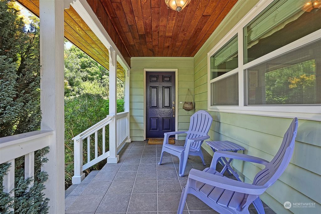 Photo of 5946 46th Avenue SW, Seattle, WA 98136 (MLS # 2134871)