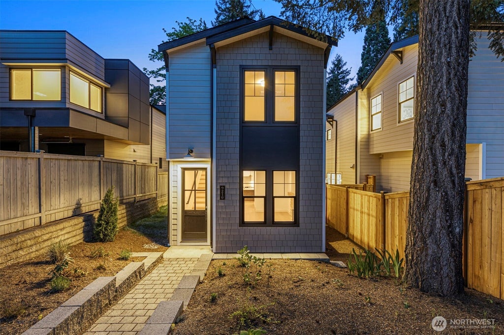 Photo of 9210 116th Avenue NE, Kirkland, WA 98033 (MLS # 2539086)