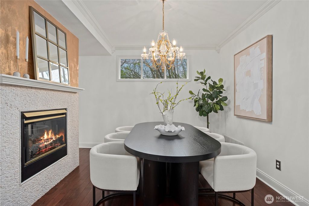 Photo of 126 6th Court, Kirkland, WA 98033 (MLS # 2472397)