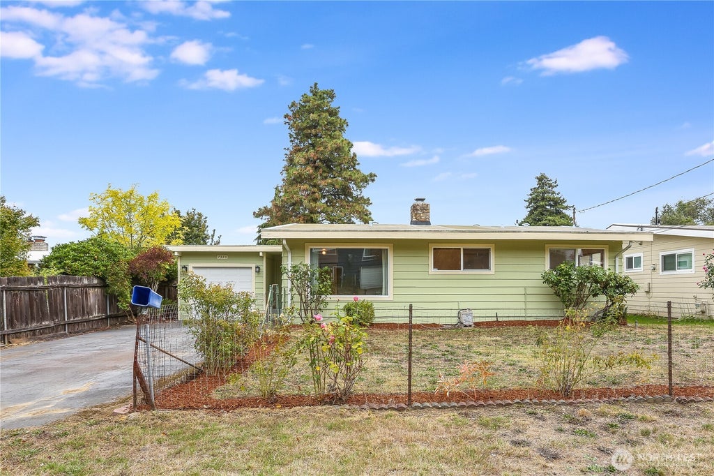 Photo of 7320 33rd Avenue S, Seattle, WA 98118 (MLS # 2589261)