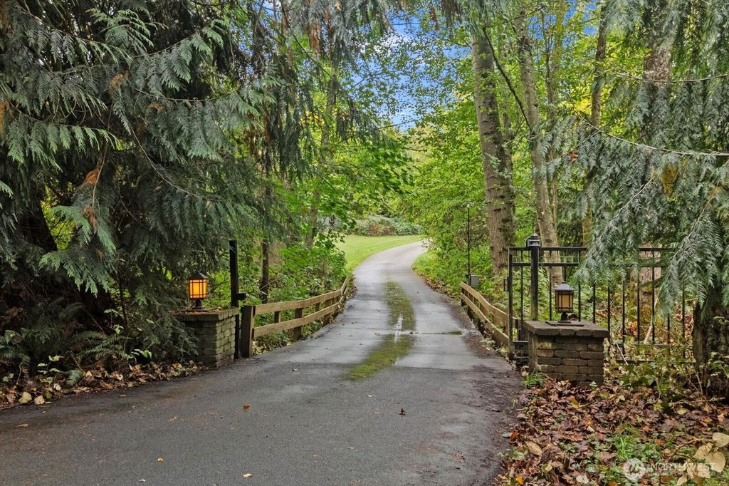 Photo of 25204 19th Avenue NE, Arlington, WA 98223 (MLS # 2447646)