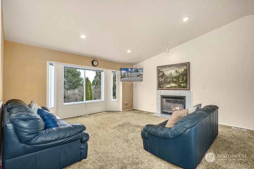 Photo of 2323 N 190th Street, Shoreline, WA 98133 (MLS # 2055937)