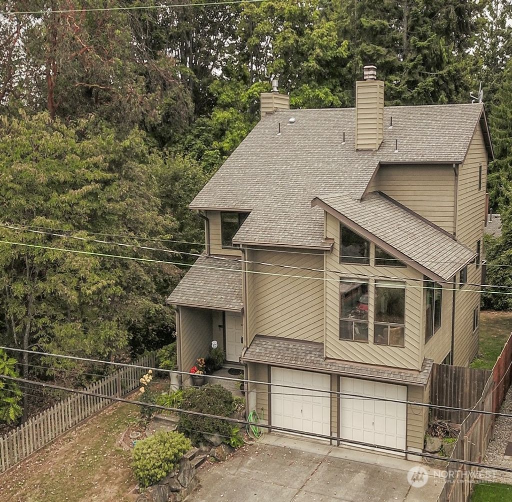 Photo of 10623 31st Avenue SW, Seattle, WA 98146 (MLS # 2148050)