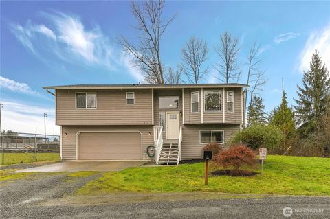 Photo of 807 E Stanley Place, Granite Falls, WA 98252 (MLS # 2492759)