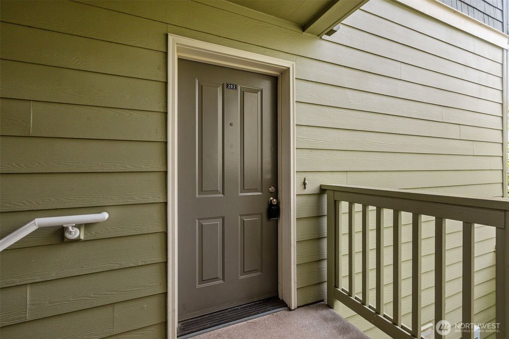 Photo of 1931 23rd Place NE #202, Issaquah, WA 98029 (MLS # 2525029)