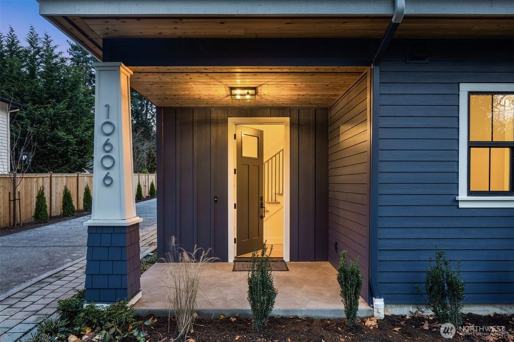 Photo of 10606 NE 54th Lane, Kirkland, WA 98033 (MLS # 2461193)