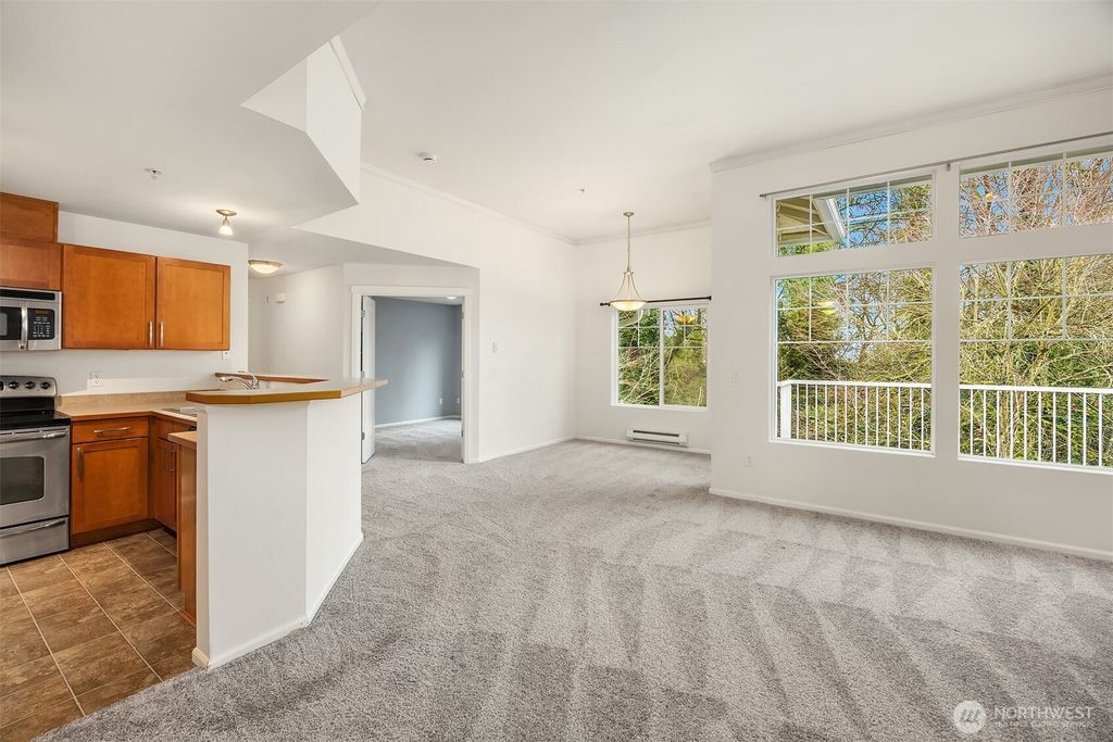 Photo of 21404 S 40th Place #F, SeaTac, WA 98198 (MLS # 2478093)