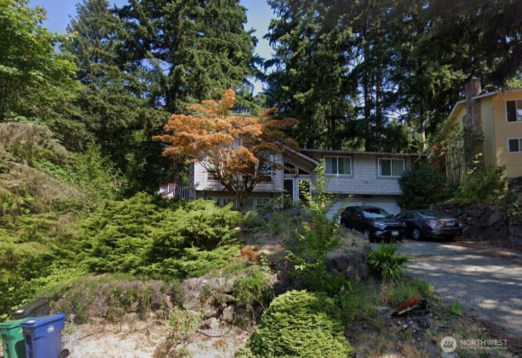 Photo of 17102 NE 84th Street, Redmond, WA 98052 (MLS # 2518178)