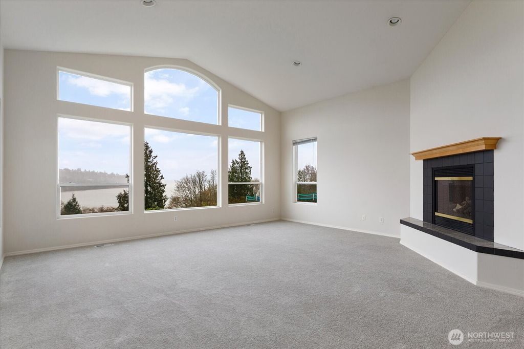 Photo of 461 Hazelwood Drive, Oak Harbor, WA 98277 (MLS # 2461572)