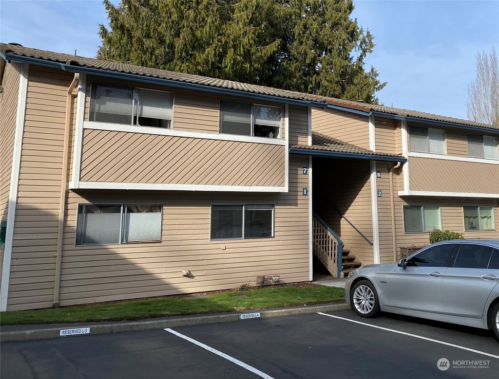 Photo of 17532 150TH Court SE #M1, Renton, WA 98058 (MLS # 2044960)
