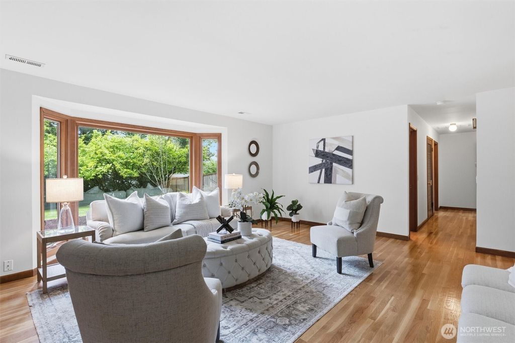 Photo of 2503 125th Avenue NE, Bellevue, WA 98005 (MLS # 2496867)