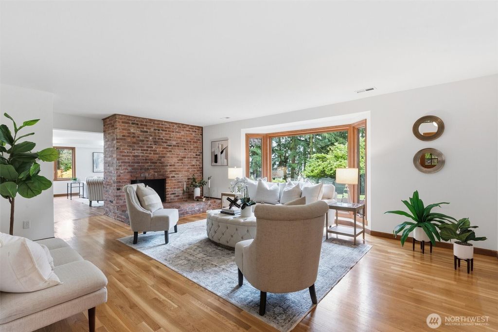 Photo of 2503 125th Avenue NE, Bellevue, WA 98005 (MLS # 2496867)