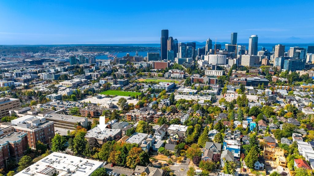 Photo of 701 17th Avenue #305, Seattle, WA 98122 (MLS # 2456448)