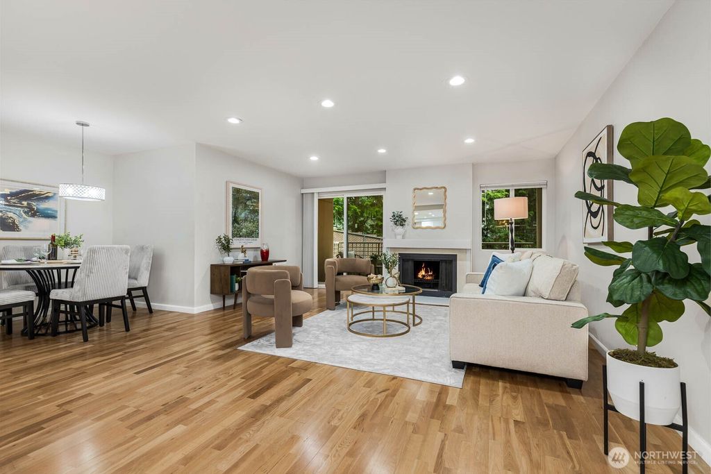 Photo of 7600 SE 29th St St #311, Mercer Island, WA 98040 (MLS # 2502461)